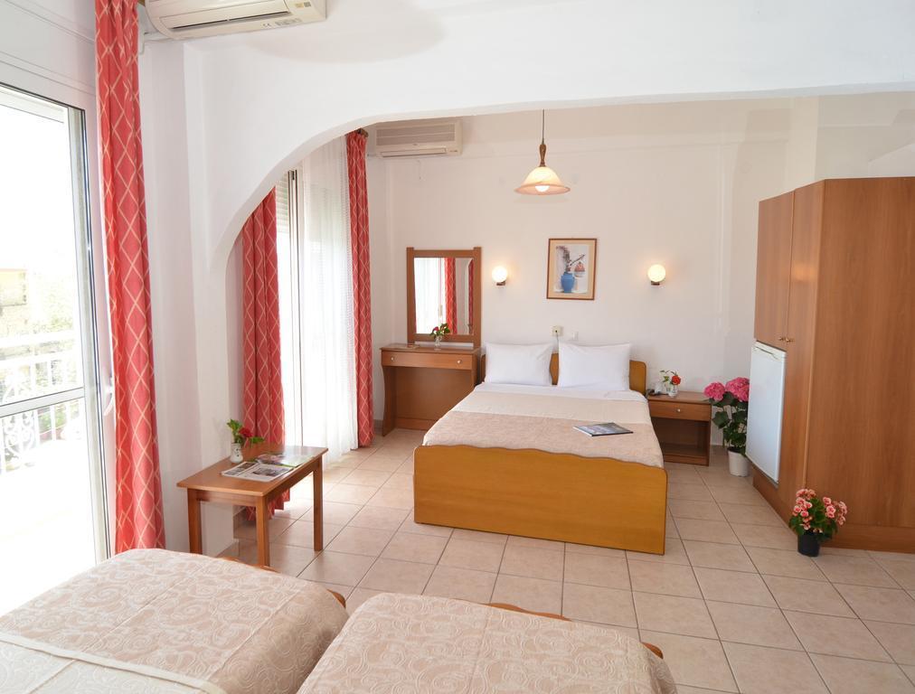 Triada Hotel Limenaria  Bilik gambar